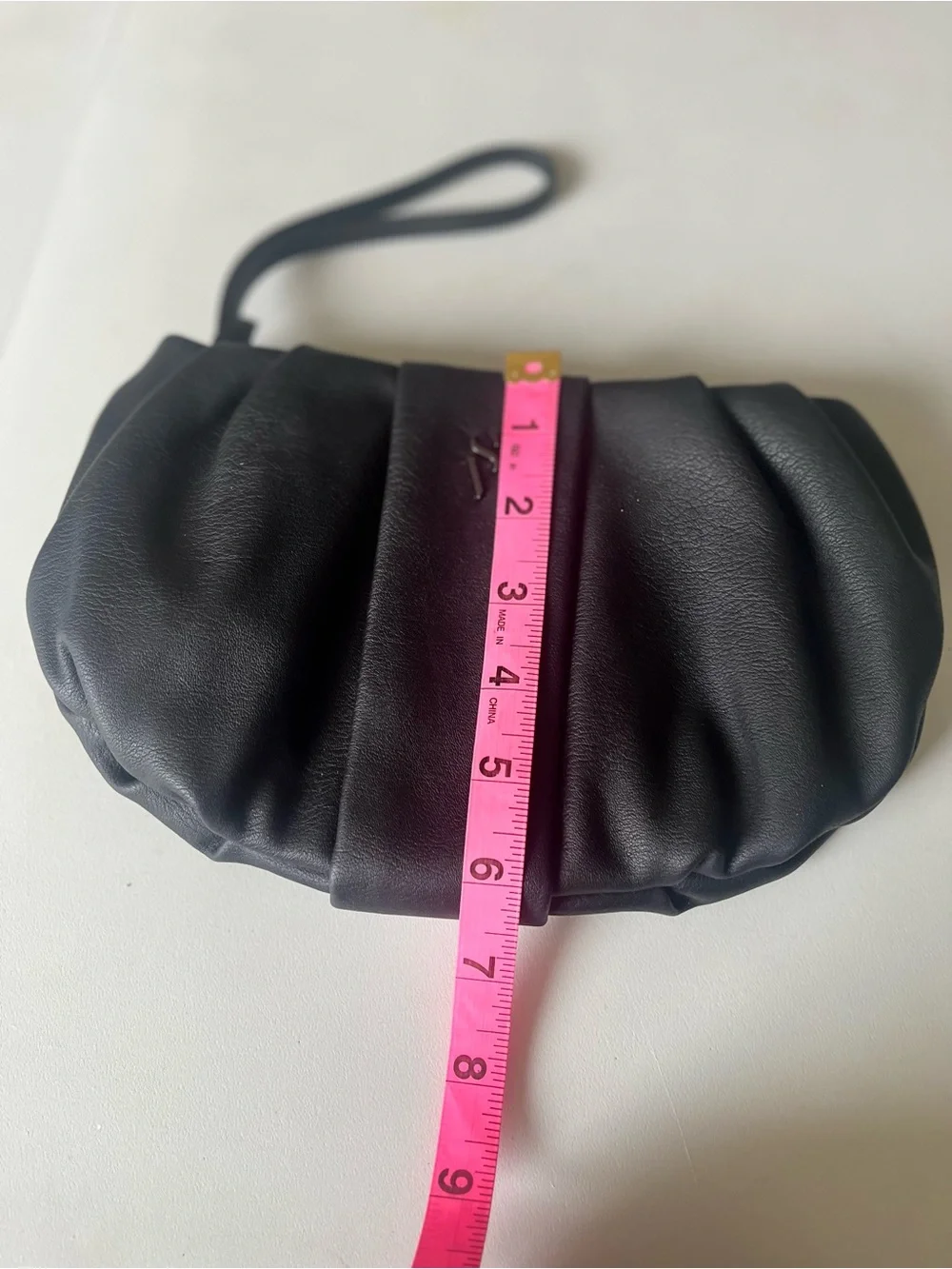 Simply Vera by Vera Black Pleated Wristlet Clutch. - Picture 6 of 7